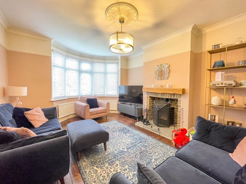 Property photo 3 of 18 2992465