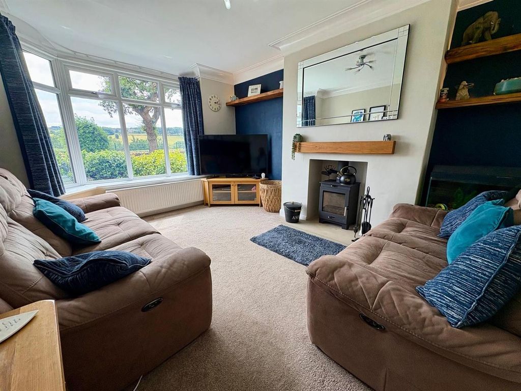 Property photo 2 of 35