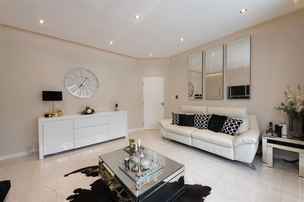 Property photo 3 of 20 Qed 3.Jpg