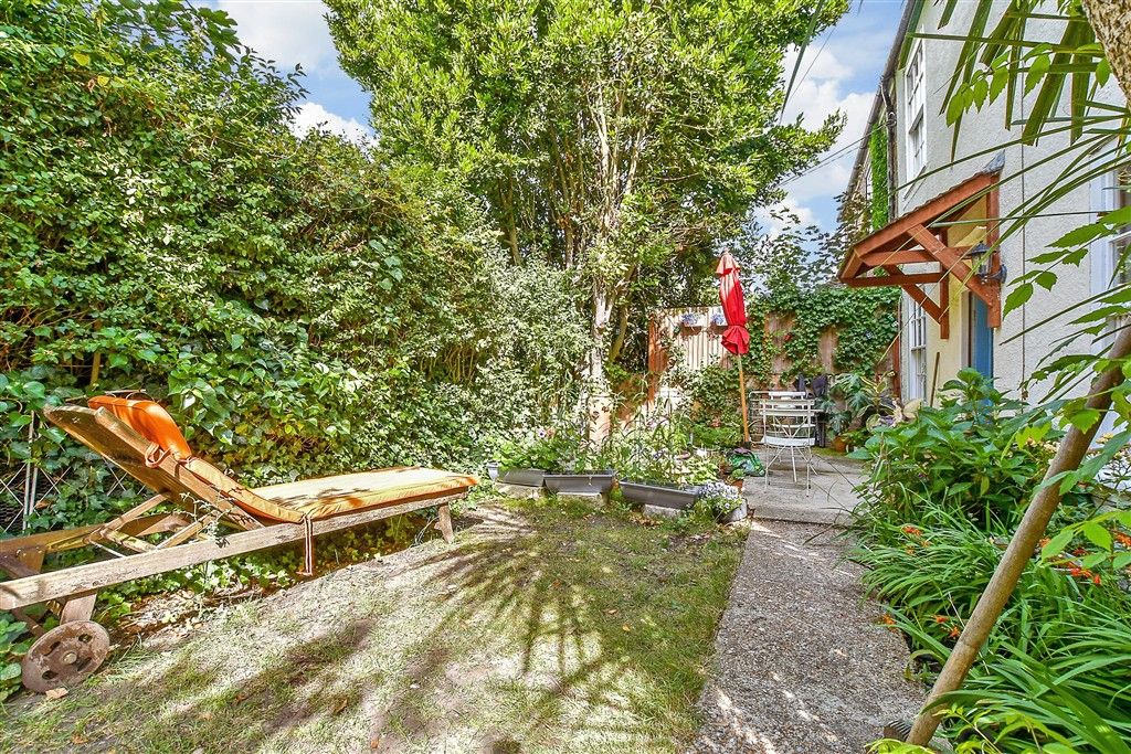 Property photo 2 of 14 Front Garden
