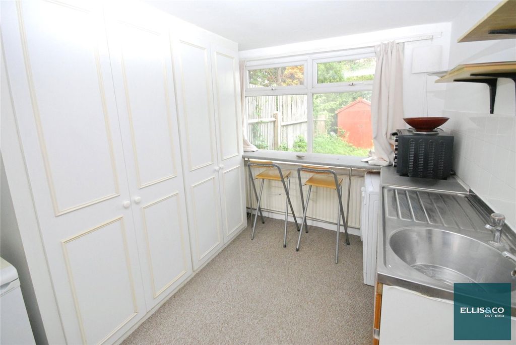 Property photo 2 of 7 Picture No. 11