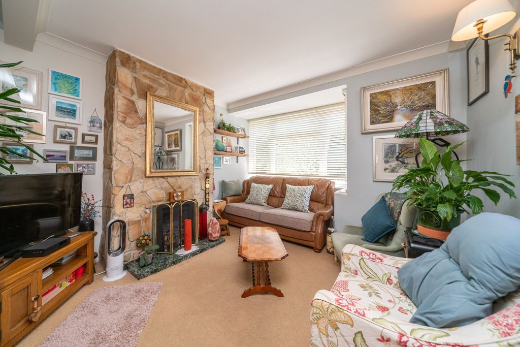 Property photo 3 of 18