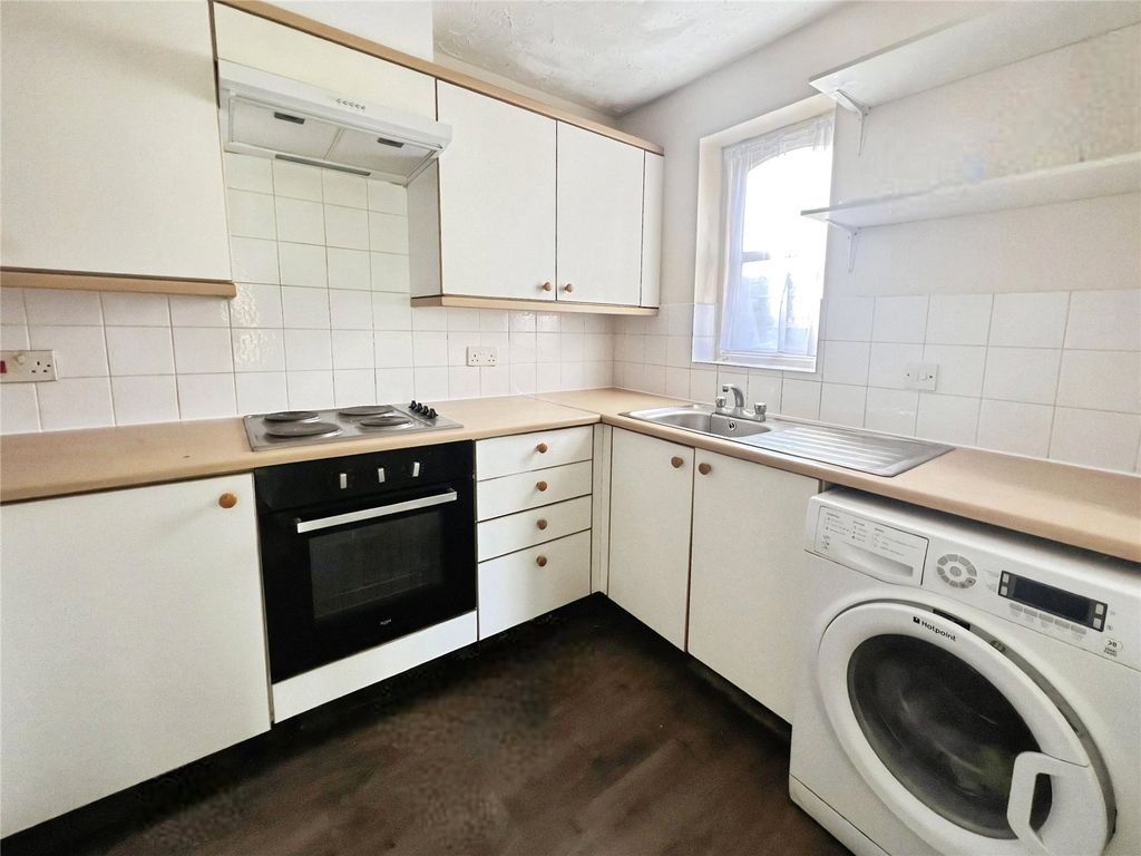 Property photo 3 of 7 Picture No. 16