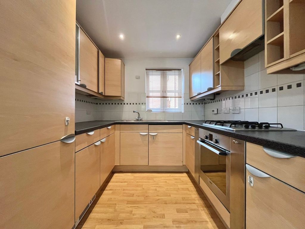 Property photo 2 of 15 Picture No. 30