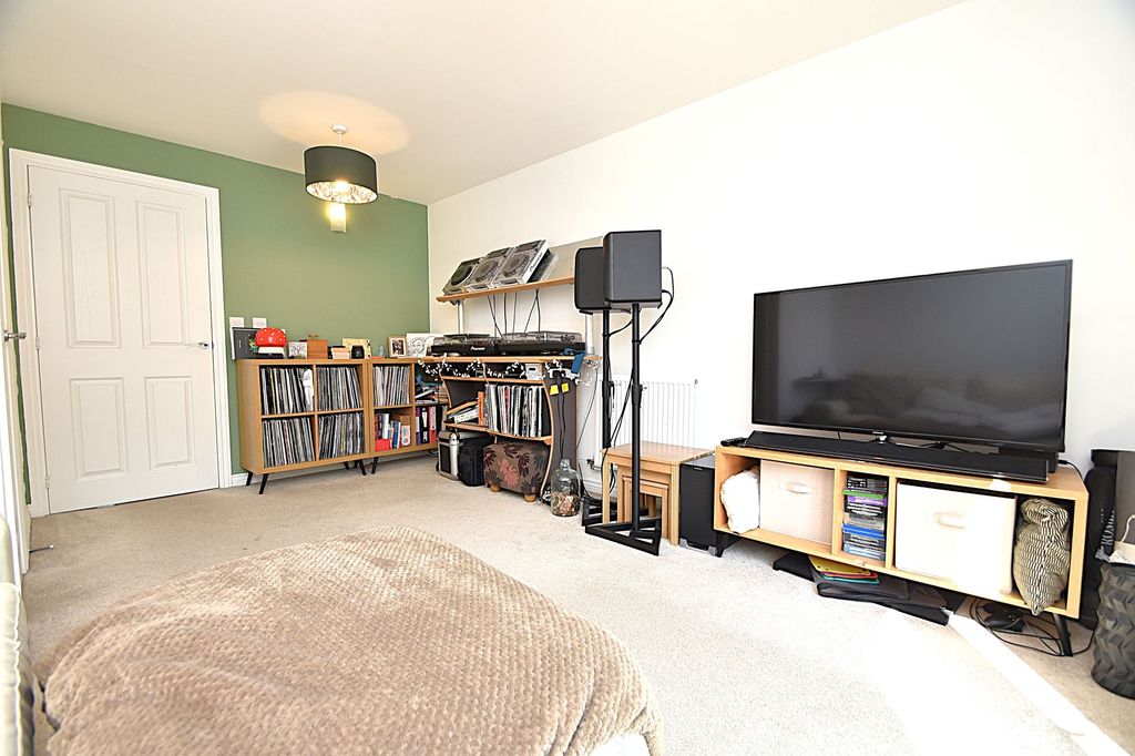 Property photo 2 of 14
