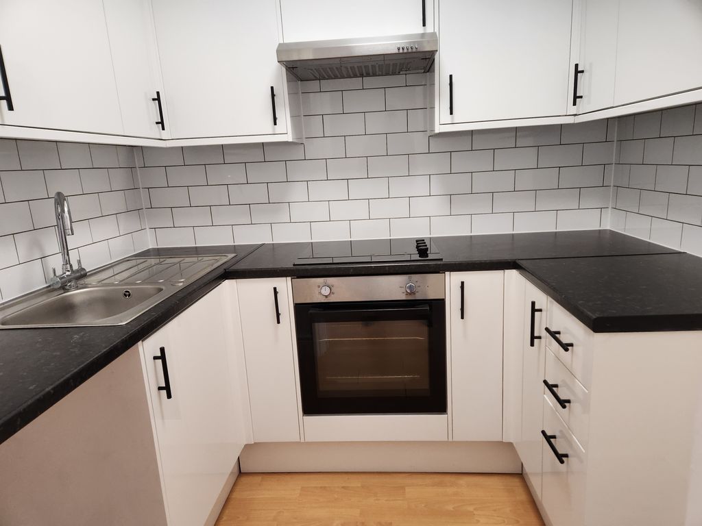 Property photo 3 of 5 Kitchen