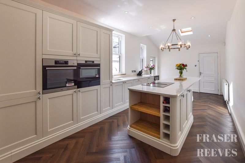 Property photo 3 of 21 Feature Kitchen