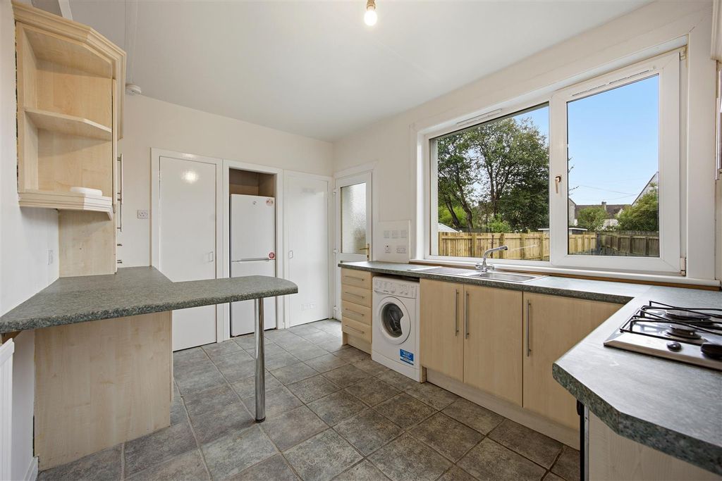 Property photo 3 of 17 09-1_Woodhill_Rd_Bishopbriggs_009.Jpg