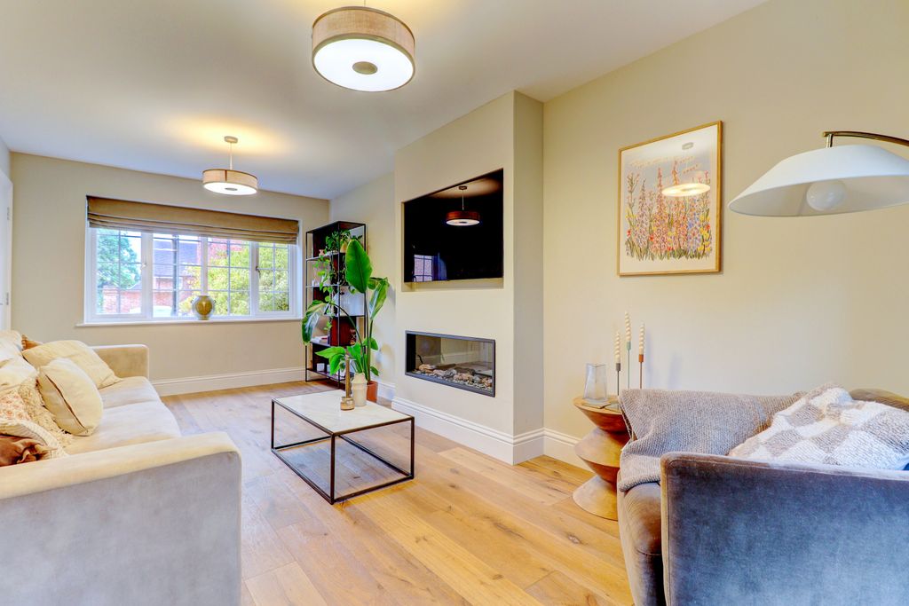 Property photo 2 of 14 Picture No. 13