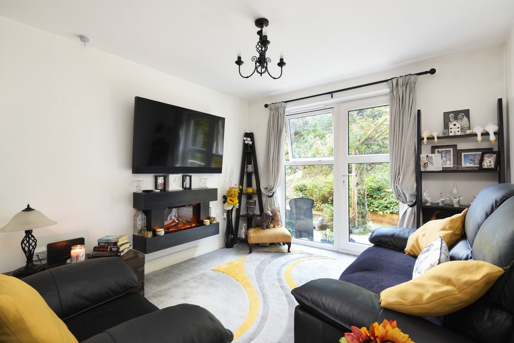 Property photo 3 of 15 4566149