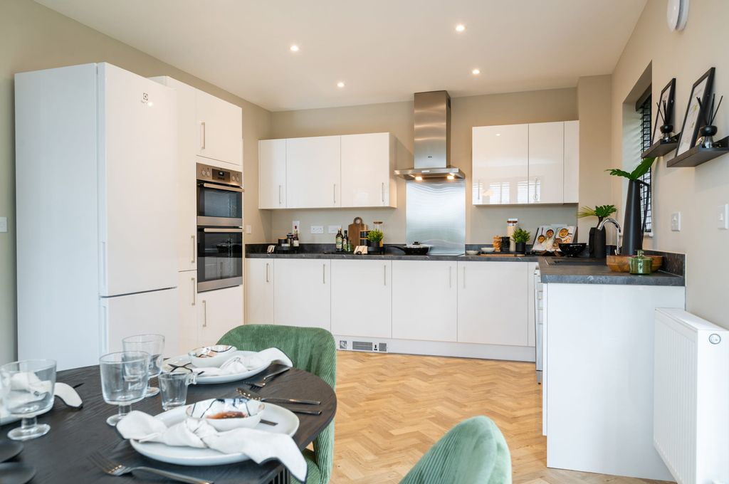 Property photo 2 of 11 Bewdley_Basildon_Kitchen_Dining_2