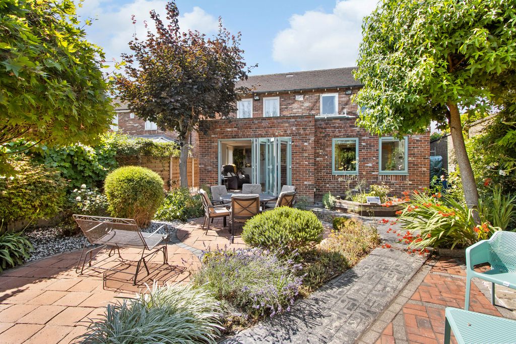 Property photo 2 of 14