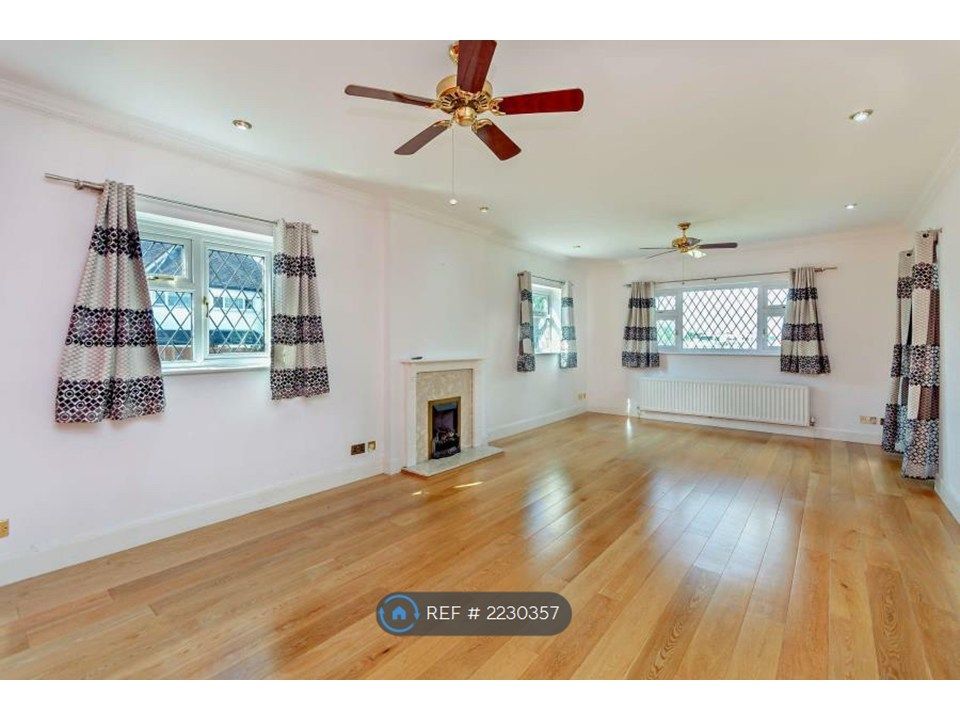 Property photo 2 of 12 Living Room