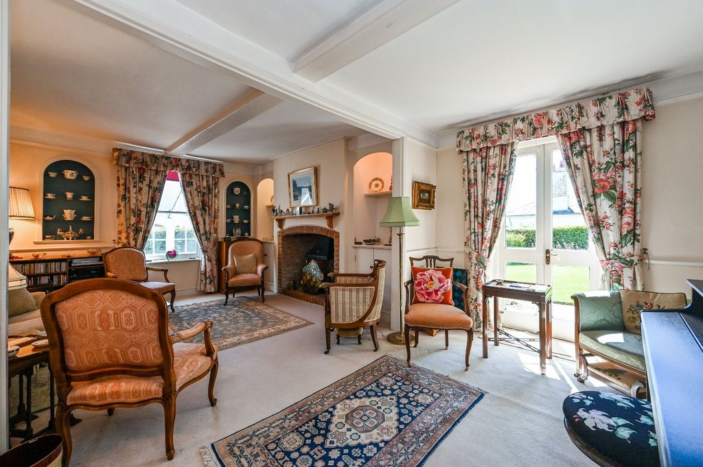 Property photo 3 of 16 Drawing Room