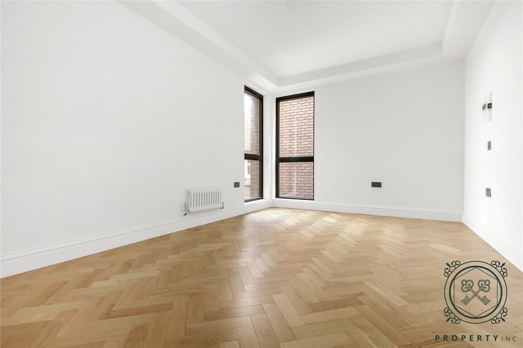 Property photo 1 of 12 Bedroom