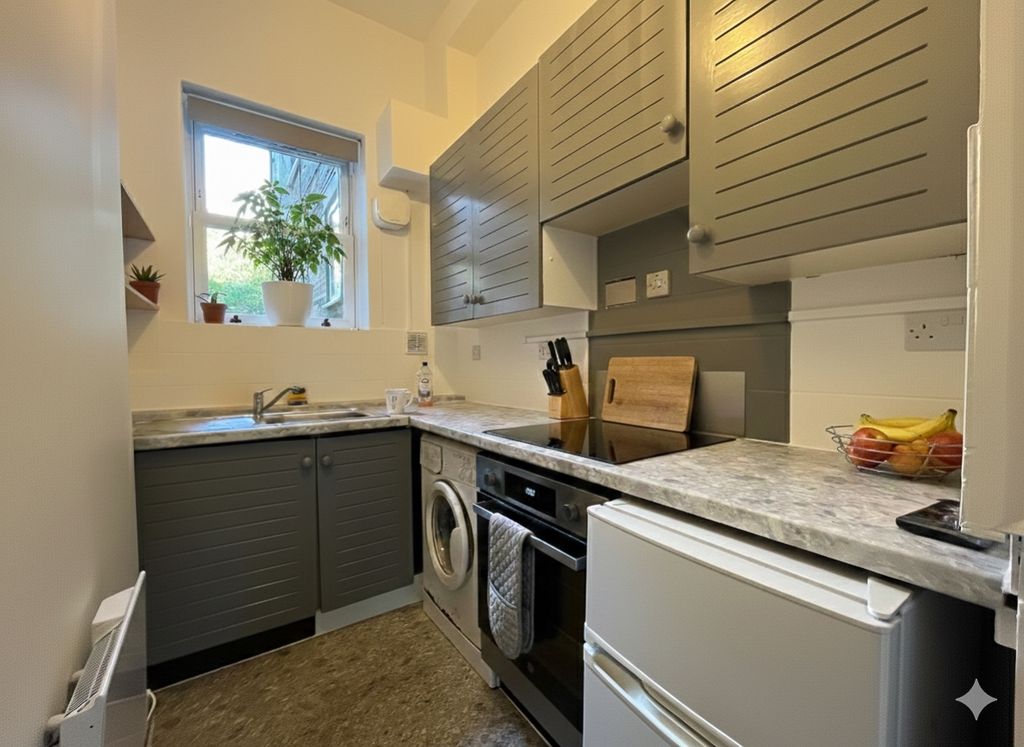 Property photo 3 of 7 Kitchen 2