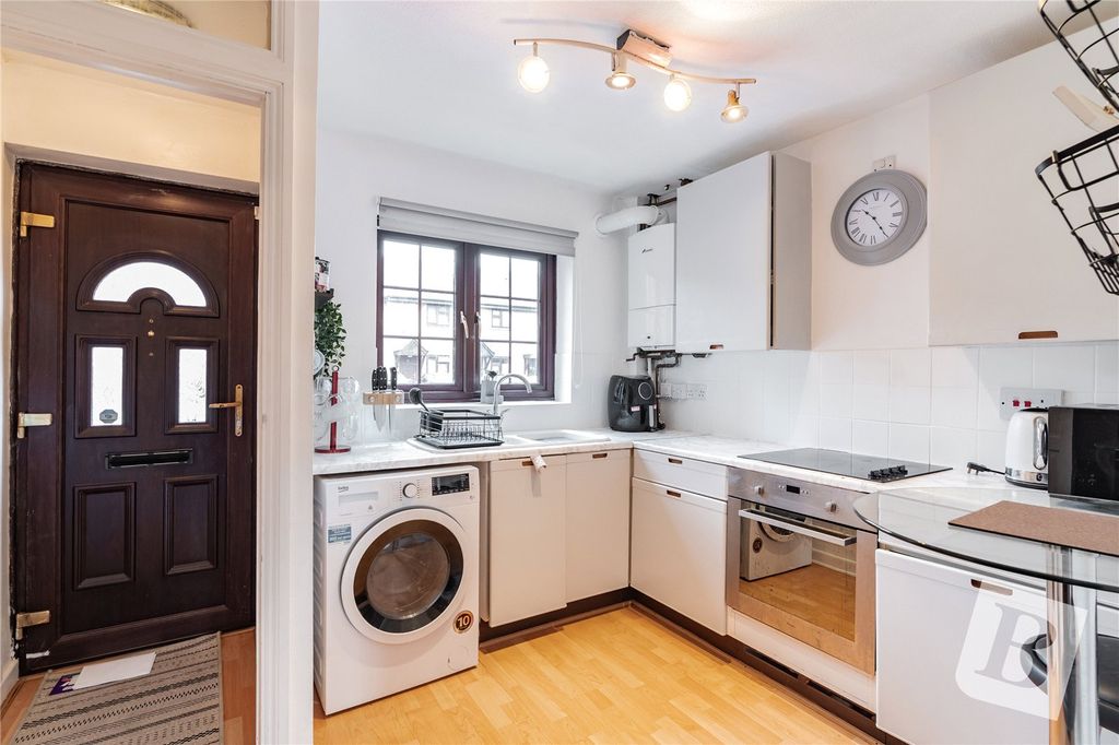 Property photo 2 of 16 Kitchen