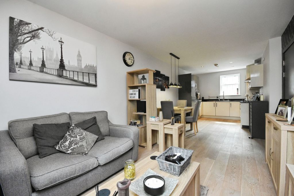 Property photo 2 of 11 Open Plan