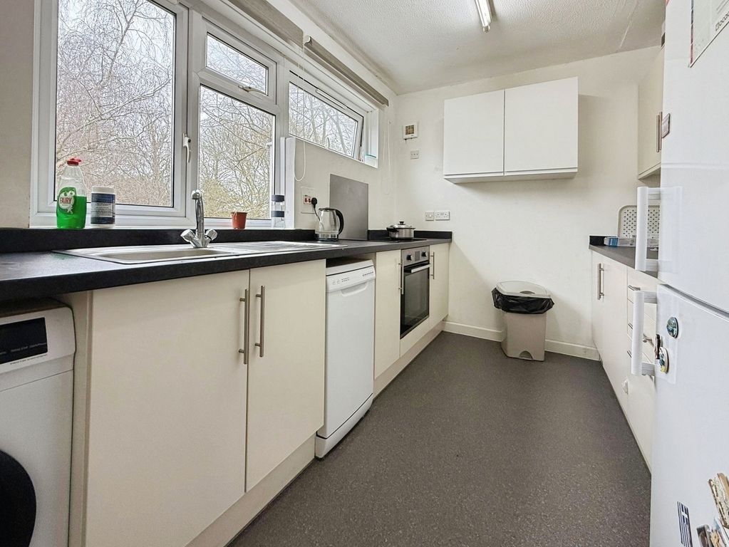 Property photo 3 of 8 Pbox-Img.Jpg