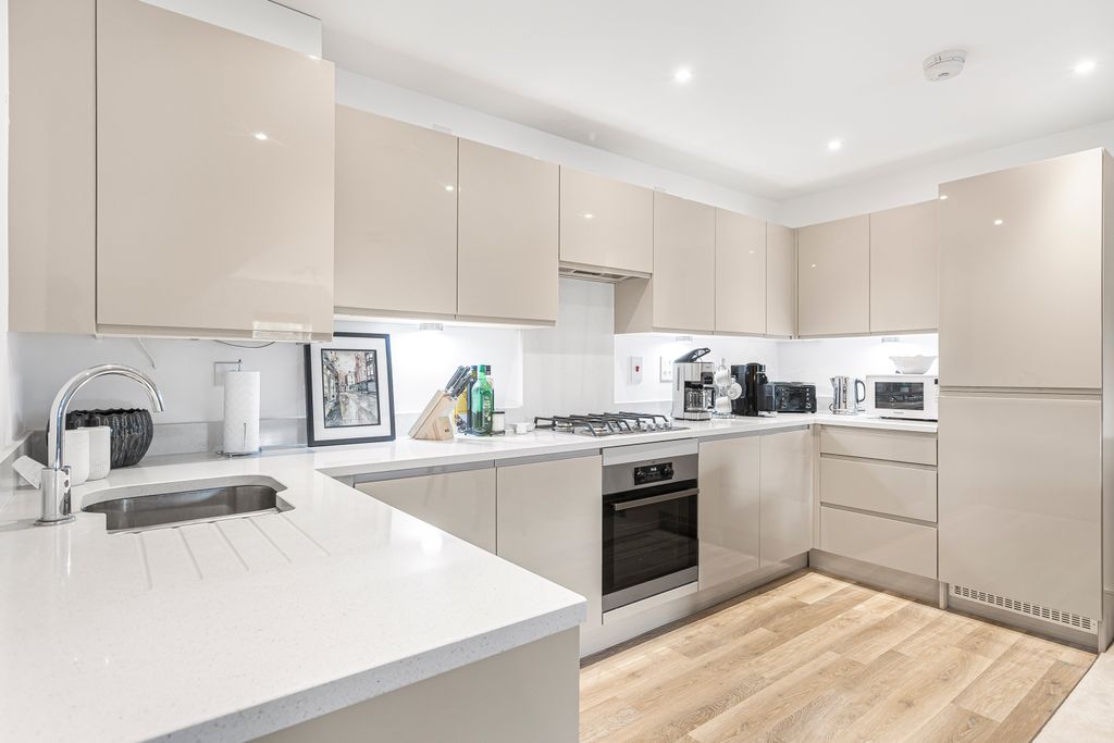 Property photo 2 of 17 Kitchen