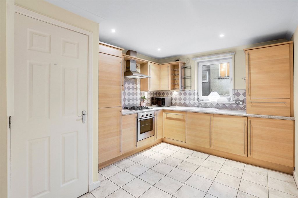 Property photo 3 of 14 Picture No. 12