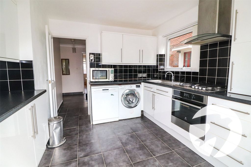 Property photo 3 of 16 Picture No. 04