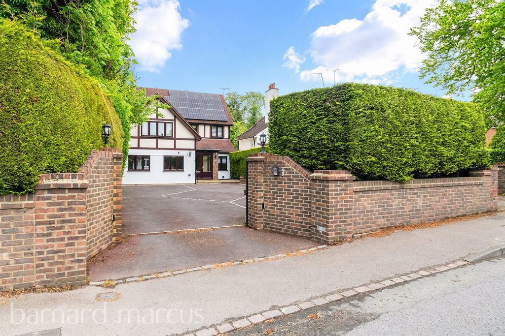 Property photo 1 of 25