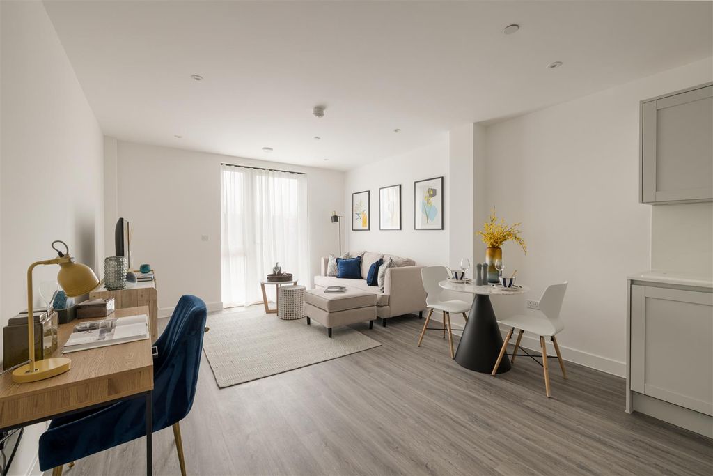 Property photo 1 of 30 Forest Road, E17