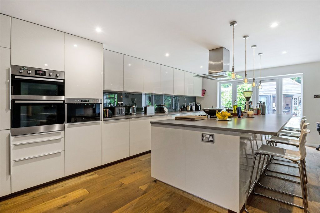 Property photo 3 of 14 Kitchen