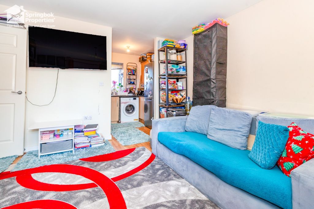 Property photo 3 of 9 Image 2