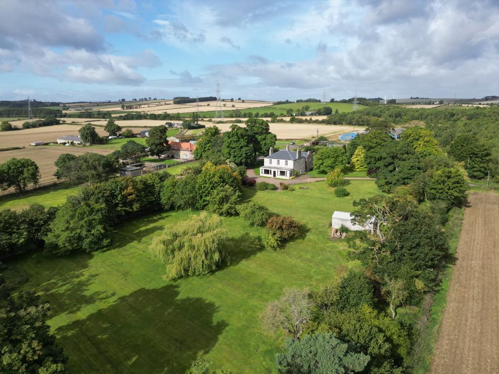 Property photo 1 of 31 Tynemount House