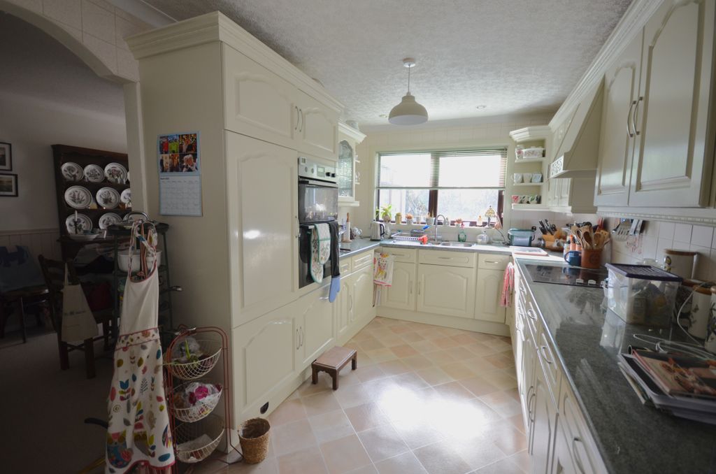 Property photo 2 of 44