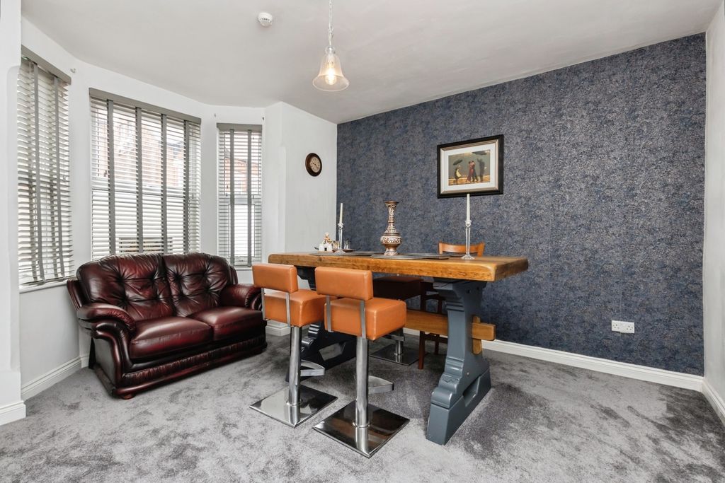 Property photo 3 of 16 Photo