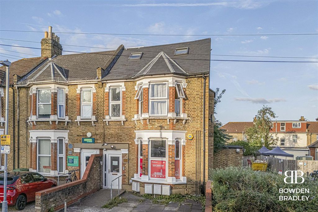 Property photo 1 of 13 Externals