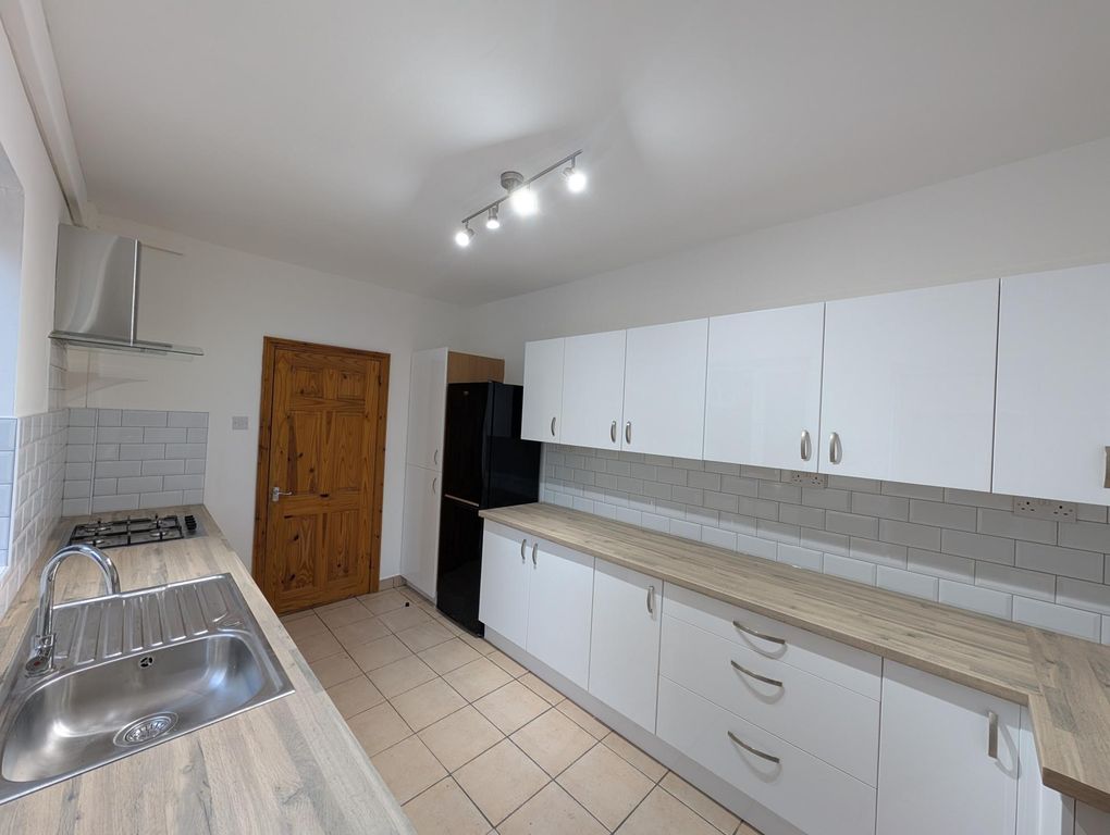 Property photo 2 of 17 Photo 1