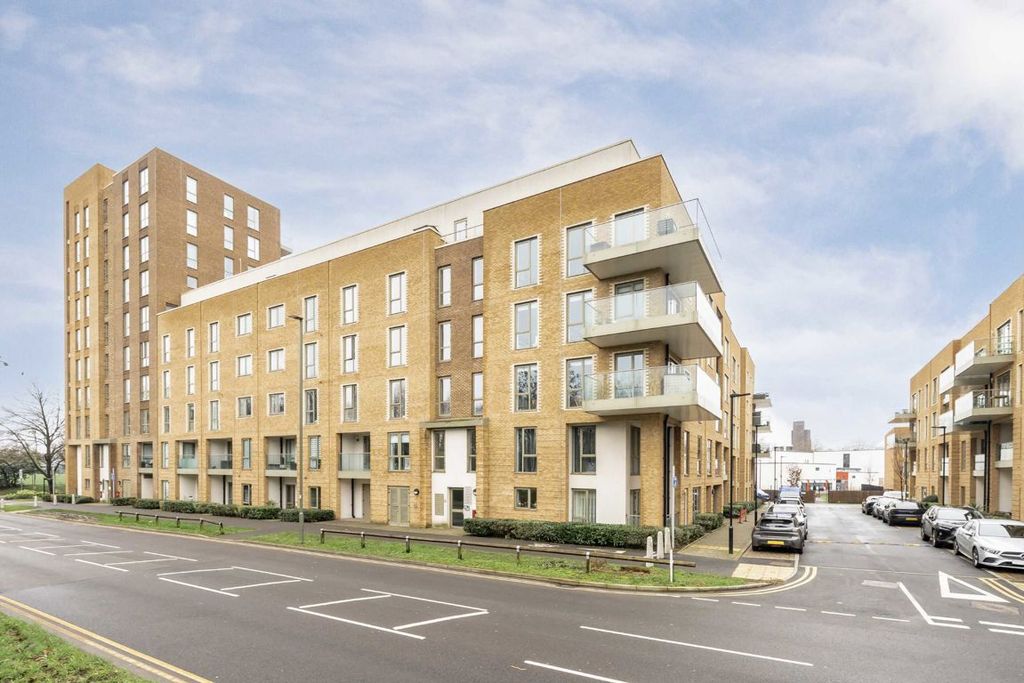 Property photo 1 of 8