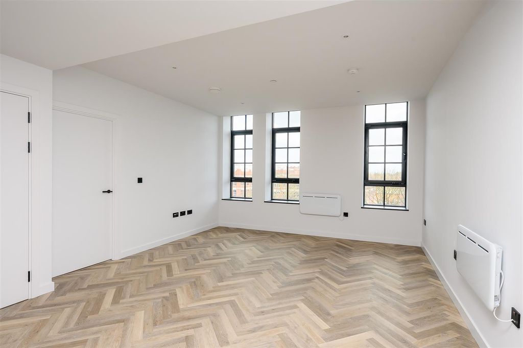 Property photo 3 of 15 Cocoa 2-14.Jpg