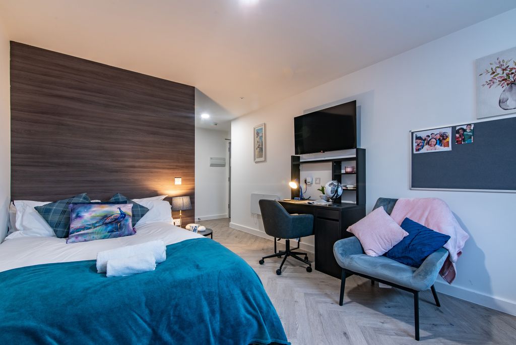 Property photo 1 of 19 Studio Img4 Bedroom - Broadgate-11