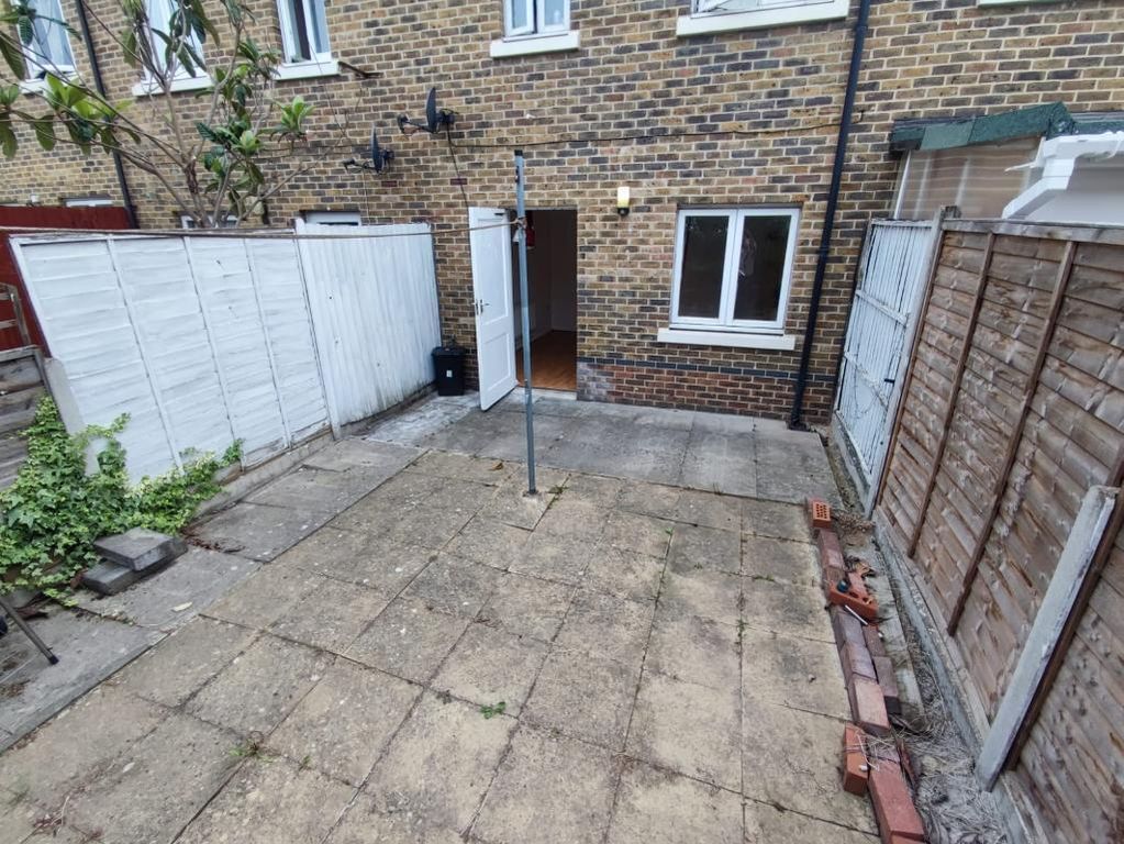 Property photo 3 of 16 Photo 3
