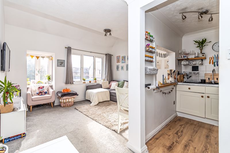 Property photo 1 of 20 .