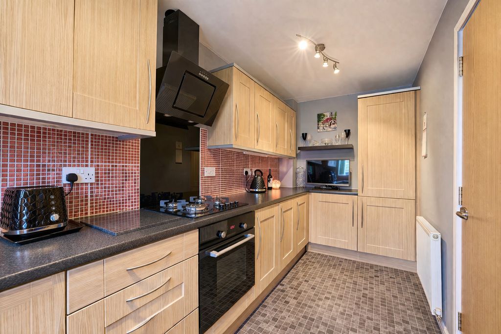 Property photo 3 of 22