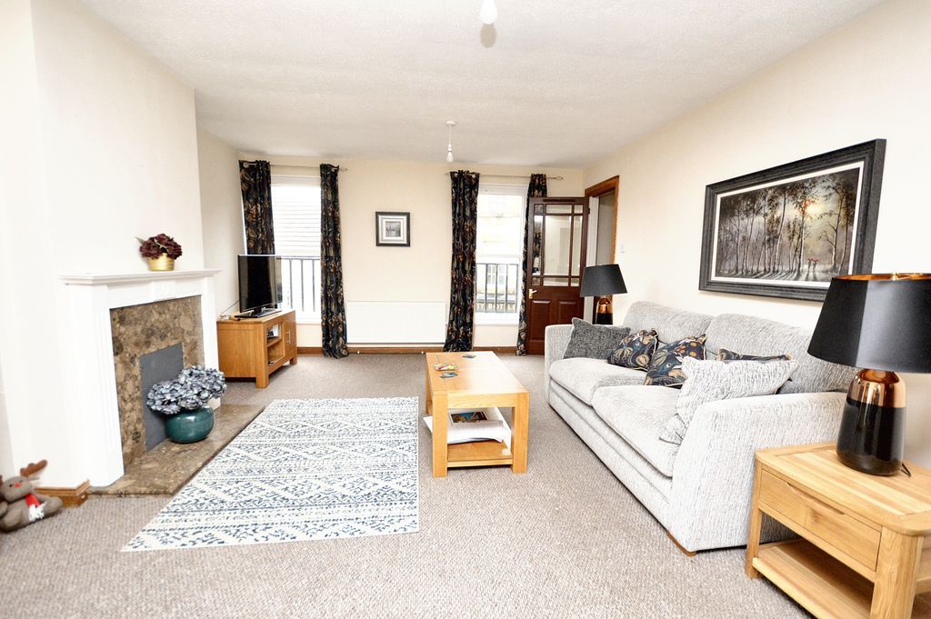 Property photo 1 of 11 Photo 10