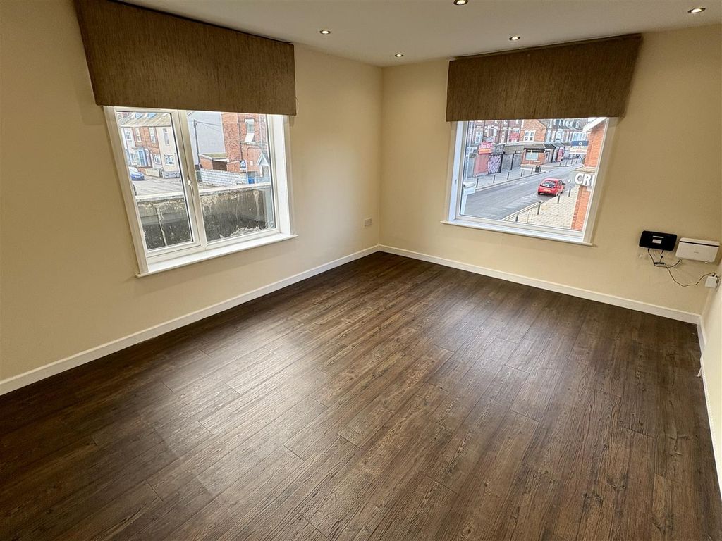 Property photo 1 of 7 Lounge
