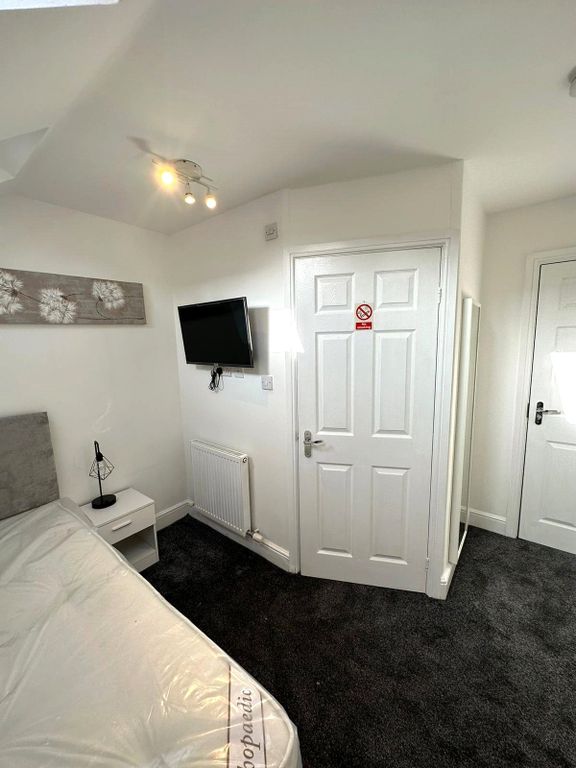 Property photo 1 of 5 Picture No. 04