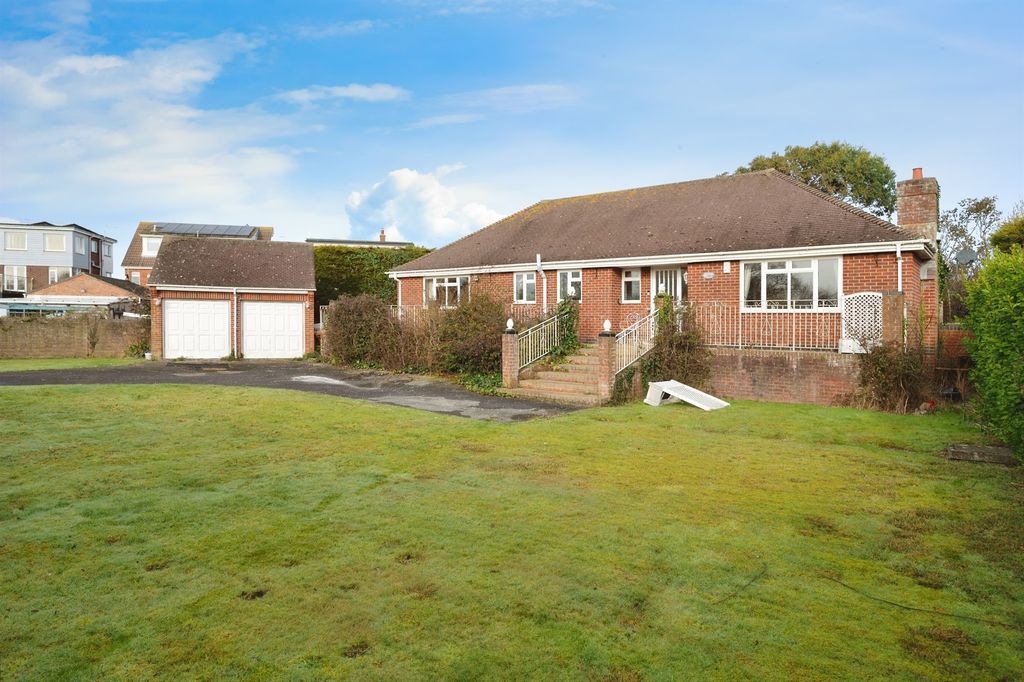Property photo 3 of 17