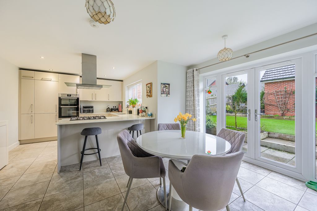 Property photo 3 of 31 Kitchen Dining Room