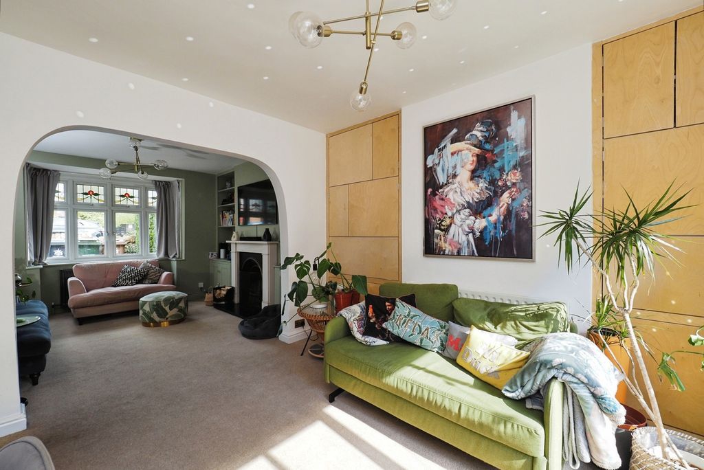 Property photo 3 of 20 Pbox-Img.Jpg