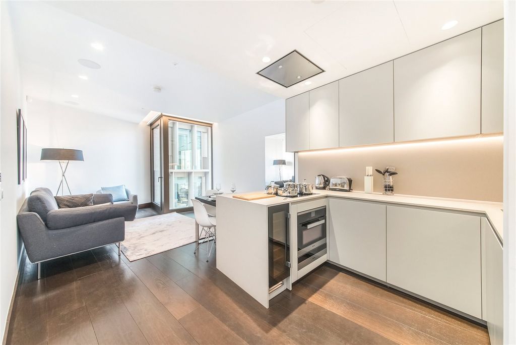 Property photo 1 of 10 Kitchen