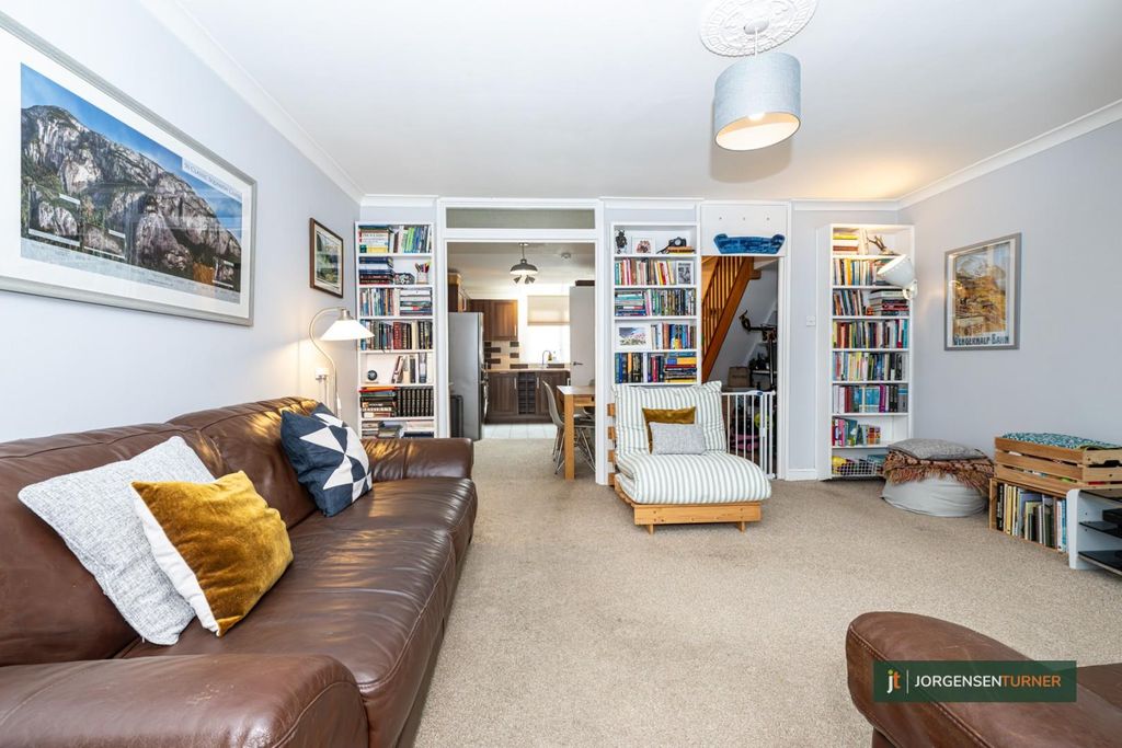 Property photo 1 of 12 White City Close 8-003 Lr - Jt.Jpg
