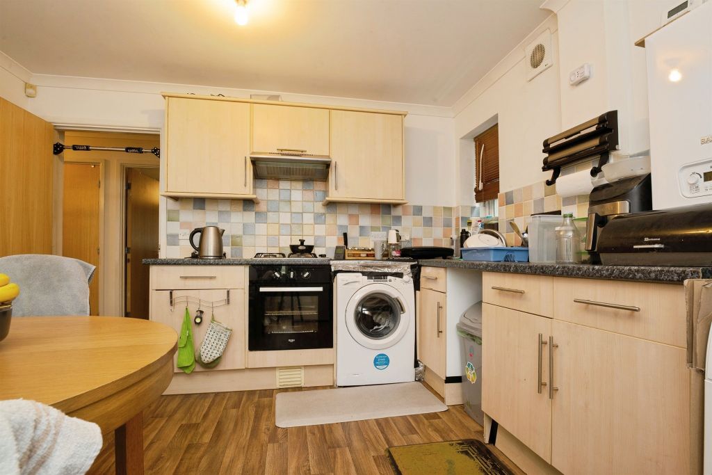 Property photo 2 of 8